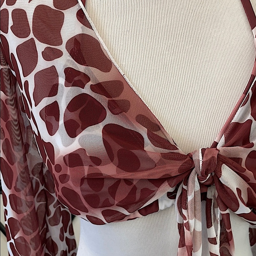 STUNNING BIKINI AND COVER UP - Picture 5 of 6